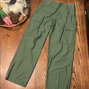 Uniqlo Olive Cargo Straight Leg Pants